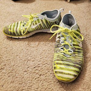 Nike Womens Free 5.0 Tr Fit 4